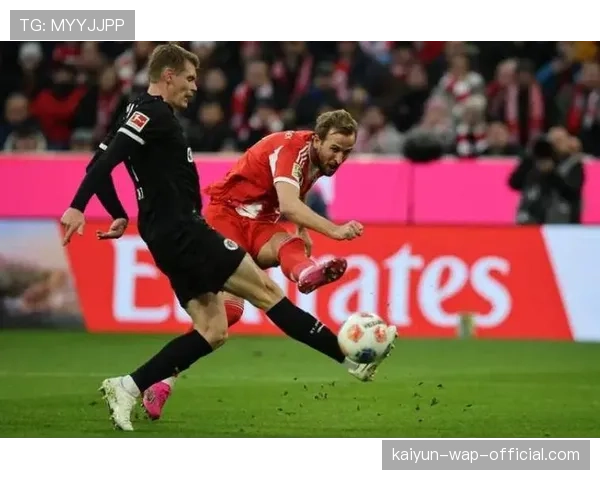 凯恩连续7场斩获8球 其门前补射嗅觉弥补了拜仁阵地战渗透效率的下滑